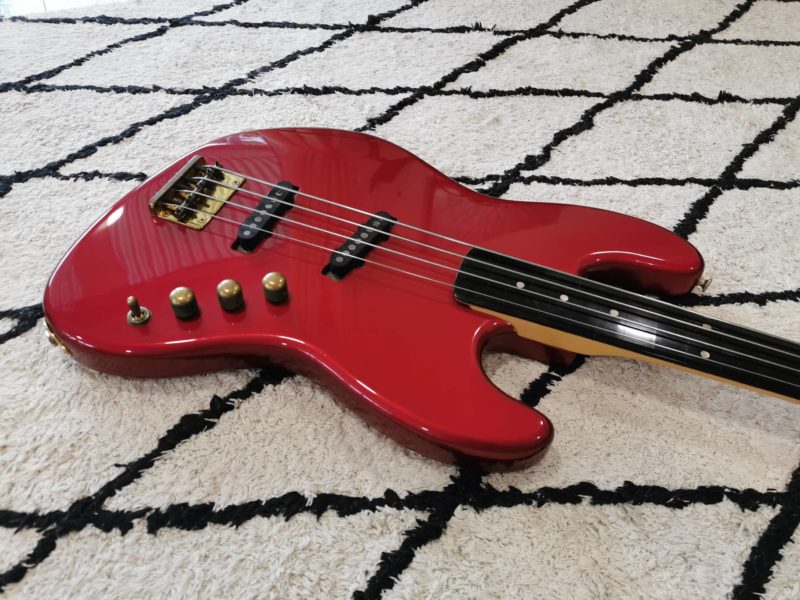Vintage Moon JJ4 Fretless Bass 1981 Candy Red