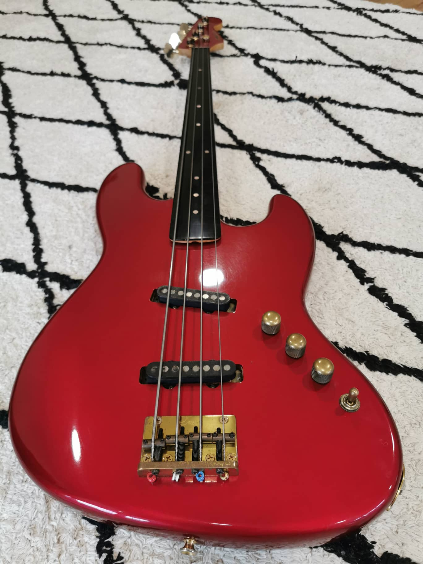 Vintage Moon JJ4 Fretless Jazz Bass | Tone Merchants NZ