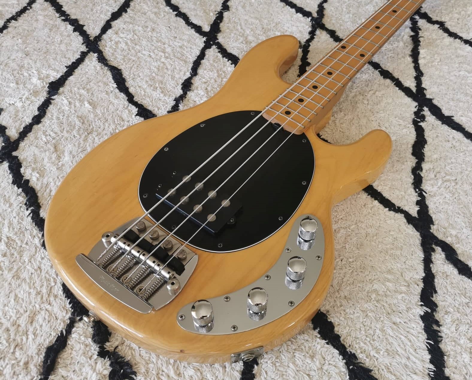 Music Man Stingray EX Bass 1997 | Vintage Bass Guitars