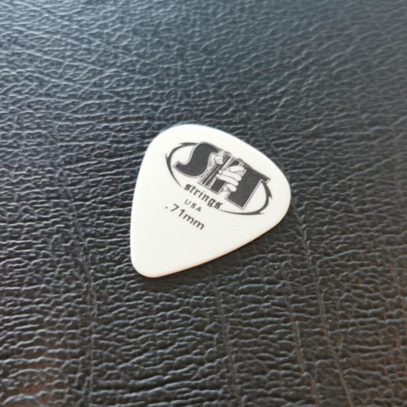 Guitar Picks Medium